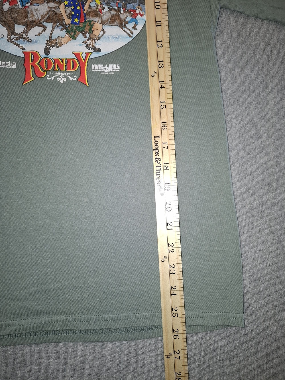 Fur Rhondy 1990s Vintage  Sage Green Reindeer Graphic Tee - Picture 6 of 6